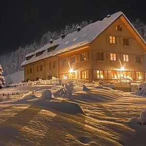 Gaehwindehof Mountain Ranch Chalet